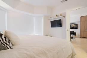 QuickStay Yorkville Condo - Yonge & Bloor
