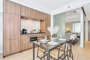 QuickStay Yorkville Condo - Yonge & Bloor