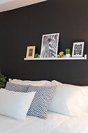 QuickStay Yorkville Condo - Yonge & Bloor