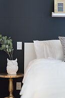 QuickStay Yorkville Condo - Yonge & Bloor