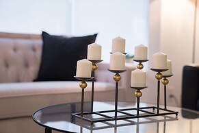 QuickStay Yorkville Condo - Yonge & Bloor