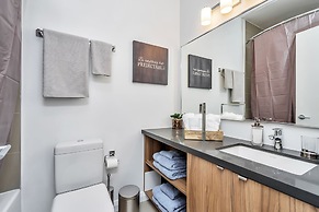 QuickStay Yorkville Condo - Yonge & Bloor