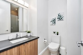 QuickStay Yorkville Condo - Yonge & Bloor