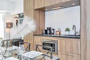 QuickStay Yorkville Condo - Yonge & Bloor