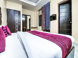 OYO 2807 Hotel Crosswinds Residency