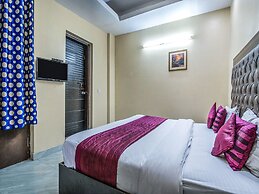 OYO 2807 Hotel Crosswinds Residency