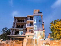 OYO 2807 Hotel Crosswinds Residency