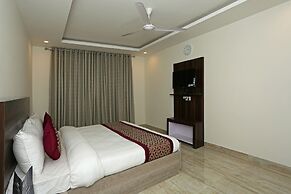 OYO 11340 Hotel Lakshmi Palace
