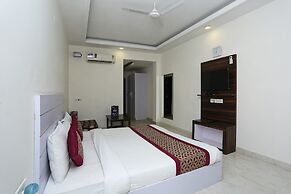 OYO 11340 Hotel Lakshmi Palace