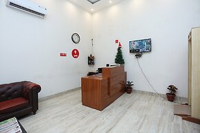 OYO 11340 Hotel Lakshmi Palace