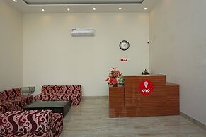 OYO 11340 Hotel Lakshmi Palace