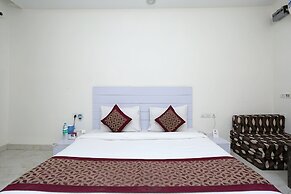 OYO 11340 Hotel Lakshmi Palace