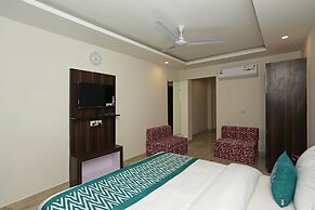 OYO 11340 Hotel Lakshmi Palace