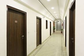 OYO 11340 Hotel Lakshmi Palace