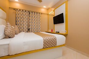 OYO 11720 Gold Coast Inn