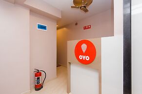 OYO 11720 Gold Coast Inn