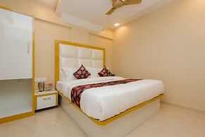 OYO 11720 Gold Coast Inn