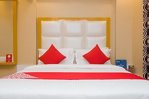 OYO 11720 Gold Coast Inn