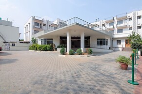 OYO 11683 Hotel YMCA