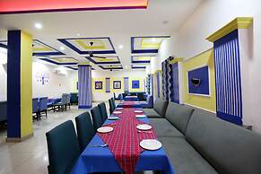 OYO 4256 Hotel Rajmahal