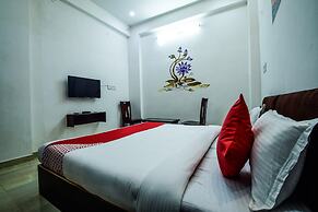 OYO 10682 Hotel Blue Lotus