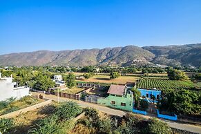 OYO 10682 Hotel Blue Lotus