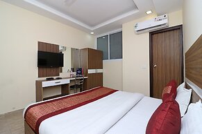 OYO 10795 Hotel RS Residency