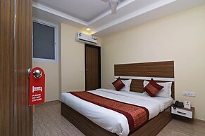 OYO 10795 Hotel RS Residency