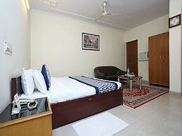 OYO 542 Kalkaji Residency Bnb