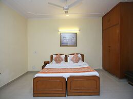 OYO 542 Kalkaji Residency Bnb