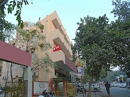 OYO 542 Kalkaji Residency Bnb