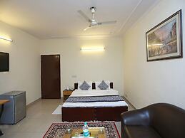 OYO 542 Kalkaji Residency Bnb