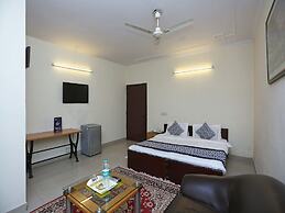 OYO 542 Kalkaji Residency Bnb