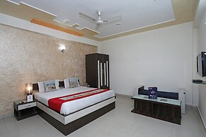 OYO 11005 Hotel Shanti Palace