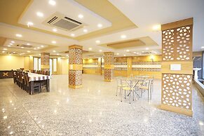 OYO 11005 Hotel Shanti Palace