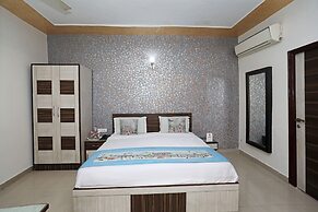 OYO 11005 Hotel Shanti Palace