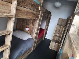 Ty Glyndwr Bunkhouse Bar and Cafe - Hostel