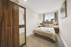 Heathrow Living Serviced Apartments by Ferndale
