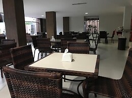 Hotel Amendoeiras Praia