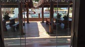 Hotel Amendoeiras Praia