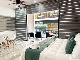 SILVERSANDS Hotel Boutique - 5Th Ave
