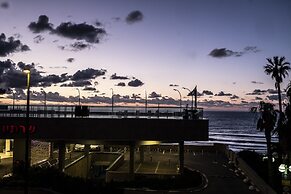 Panoramic Ocean View 1 min From the Sea
