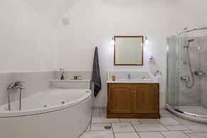 Chelidonia Luxury Suites - Adults Only