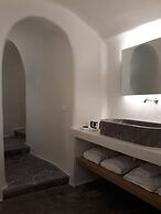 Chelidonia Luxury Suites - Adults Only