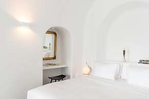 Chelidonia Luxury Suites - Adults Only