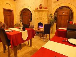 Dilek Tepesi Cave Hotel