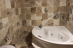 Dilek Tepesi Cave Hotel