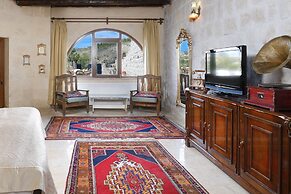 Dilek Tepesi Cave Hotel