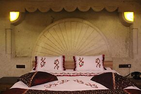 Dilek Tepesi Cave Hotel