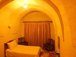Dilek Tepesi Cave Hotel